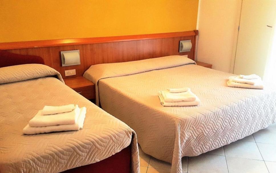 Hotel Bengasi ريميني المظهر الخارجي الصورة