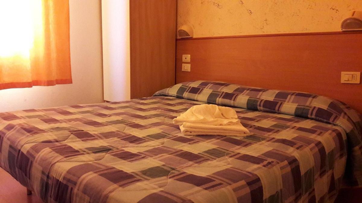 Hotel Bengasi ريميني المظهر الخارجي الصورة