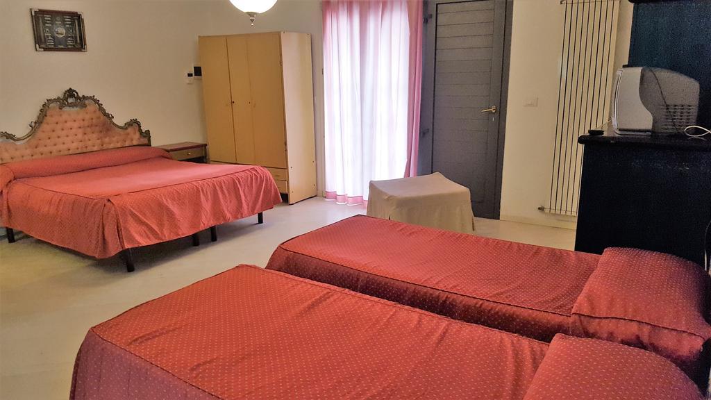 Hotel Bengasi ريميني المظهر الخارجي الصورة