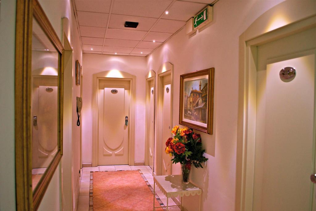 Hotel Bengasi ريميني المظهر الخارجي الصورة