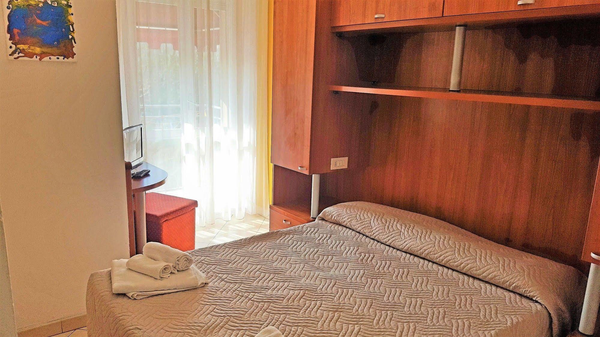Hotel Bengasi ريميني المظهر الخارجي الصورة