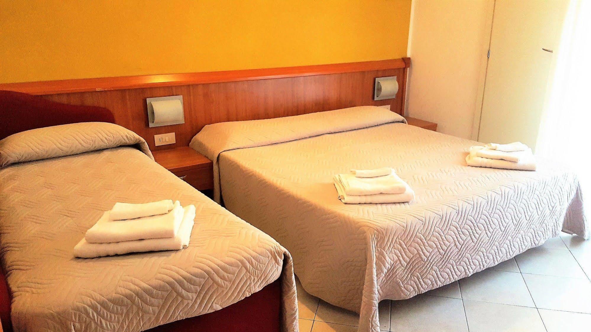 Hotel Bengasi ريميني المظهر الخارجي الصورة