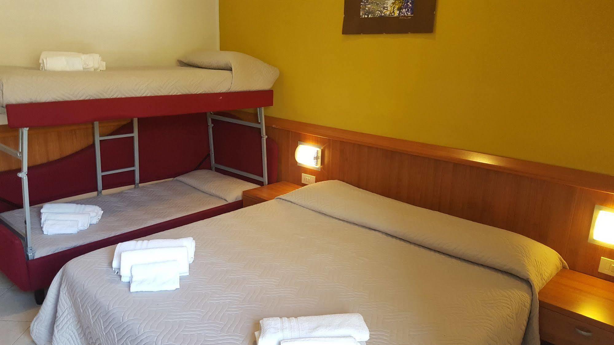 Hotel Bengasi ريميني المظهر الخارجي الصورة