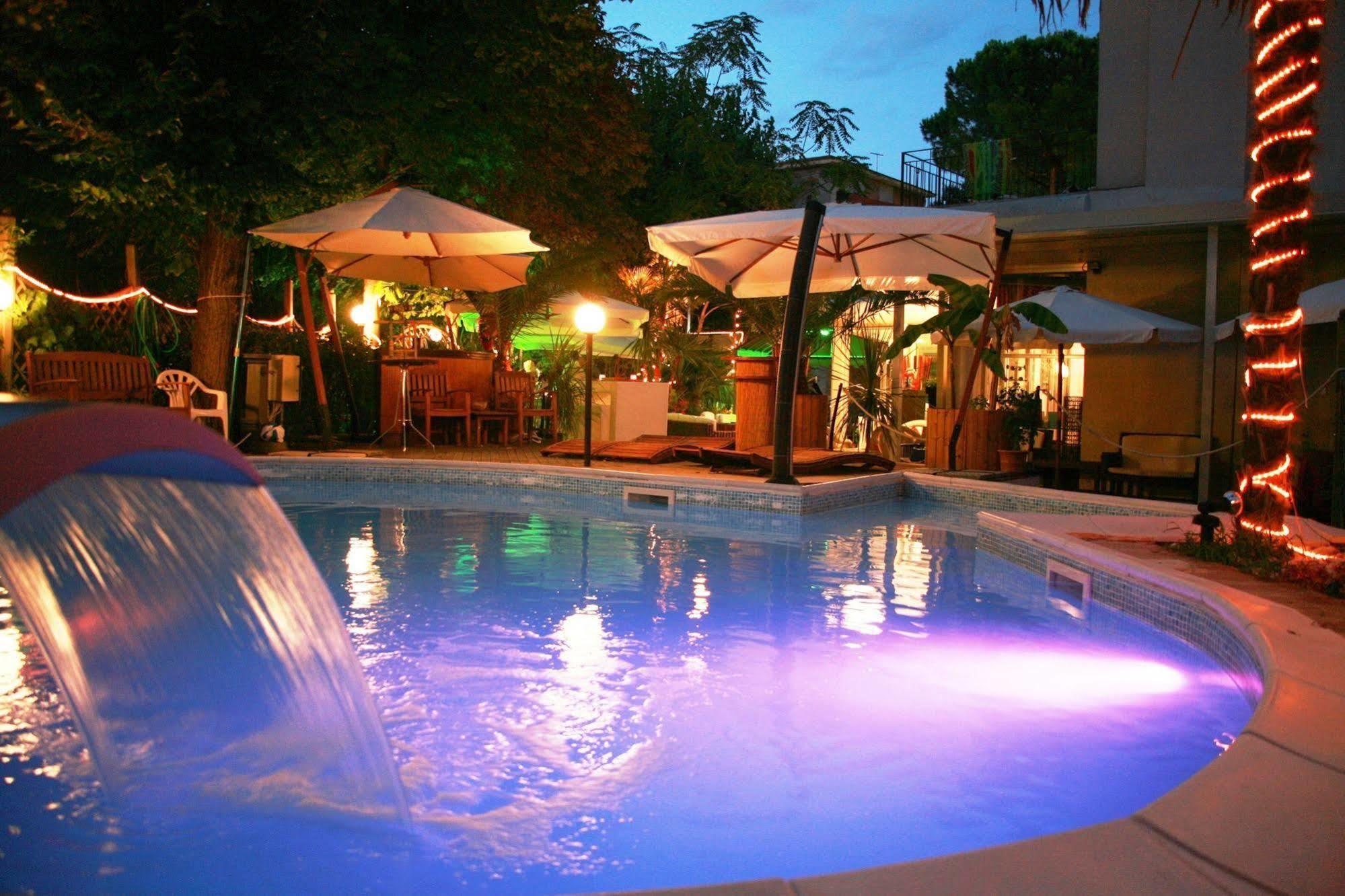 Hotel Bengasi ريميني المظهر الخارجي الصورة