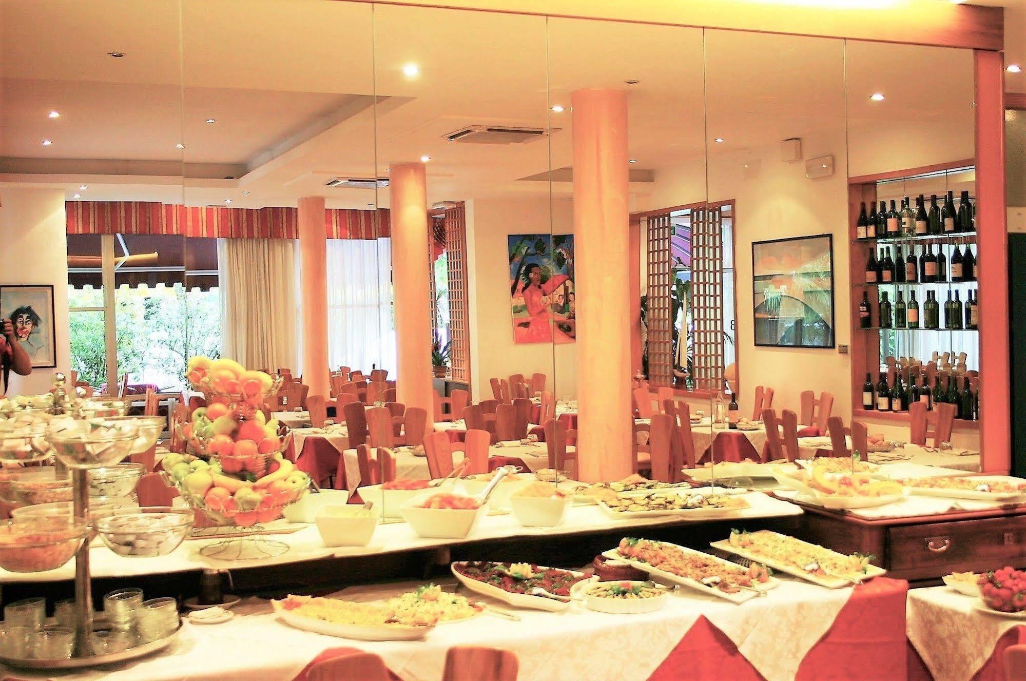 Hotel Bengasi ريميني المظهر الخارجي الصورة