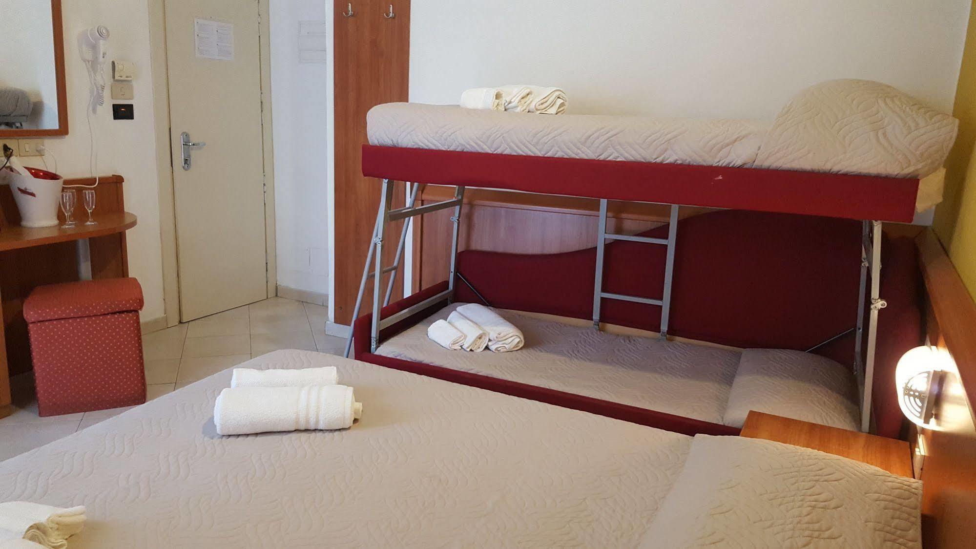 Hotel Bengasi ريميني المظهر الخارجي الصورة